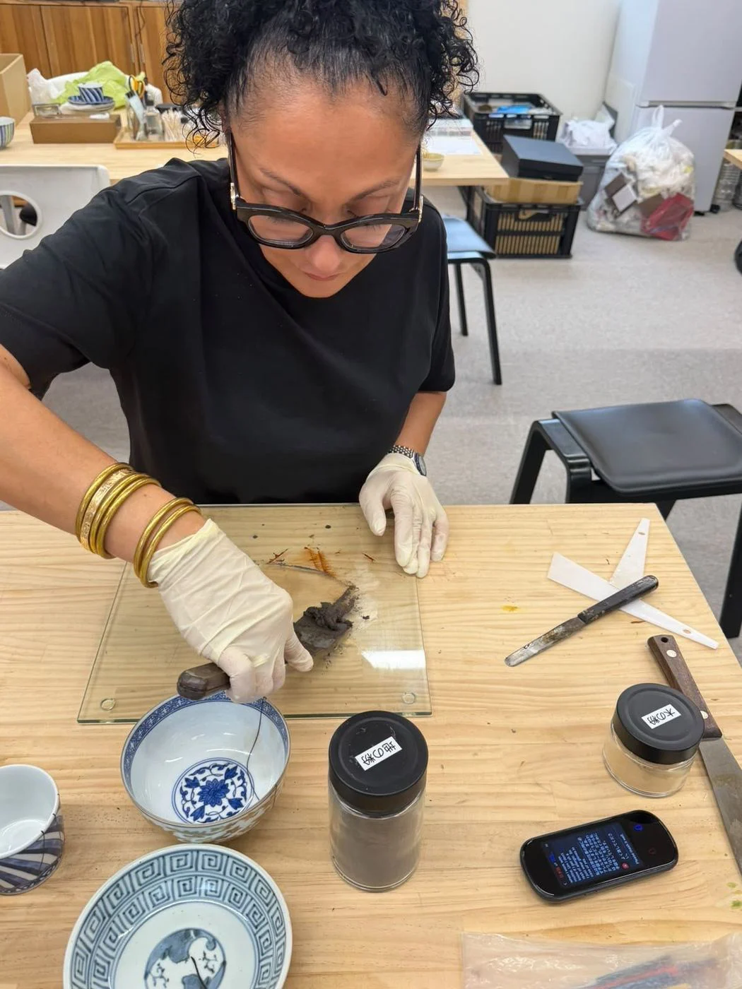 Osi mengt goudpoeder voor een kintsugi reparatie
